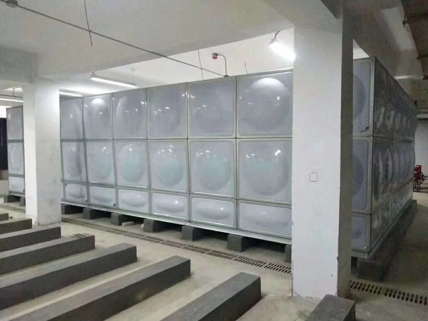 水箱安装队伍服务全国 · 原站实拍